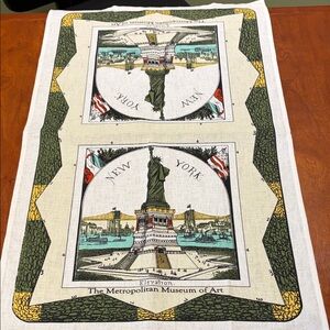 The Metropolitan Museum of Art New York Kitchen Towel - Green and White
